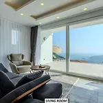 Tatil Evi Panoramic With A Pool *