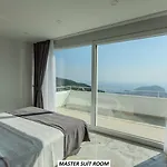 Panoramic With A Pool Tatil Evi