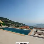 Panoramic With A Pool Tatil Evi *