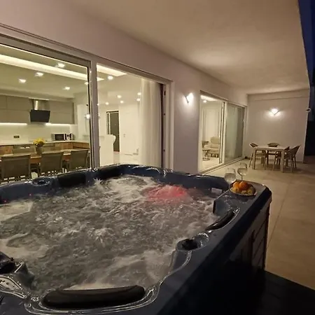 Panoramic With A Pool * アランヤ
