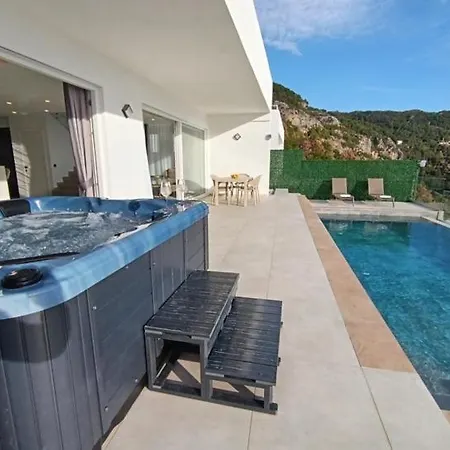 Panoramic With A Pool * アランヤ