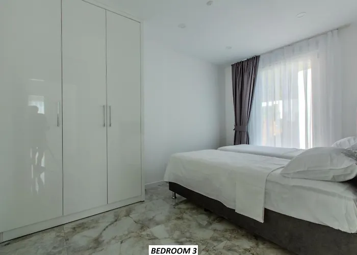 Panoramic With A Pool Tatil Evi Alanya