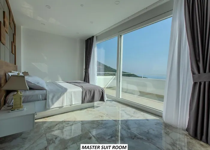 Panoramic With A Pool Tatil Evi Alanya