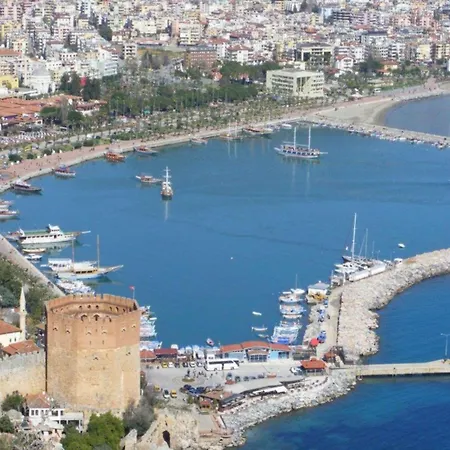 Panoramic With A Pool Nyaraló