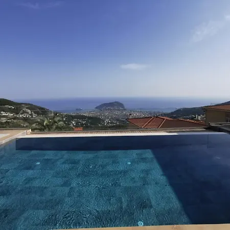 Panoramic With A Pool ألانيا