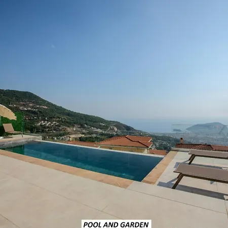 Panoramic With A Pool Dom wakacyjny *