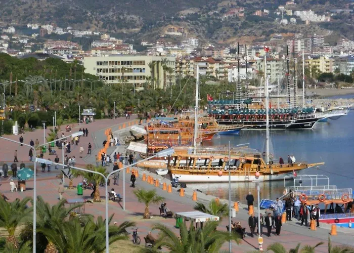 Panoramic With A Pool * Alanya