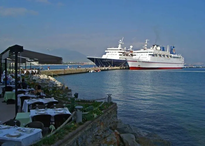 Panoramic With A Pool Nyaraló